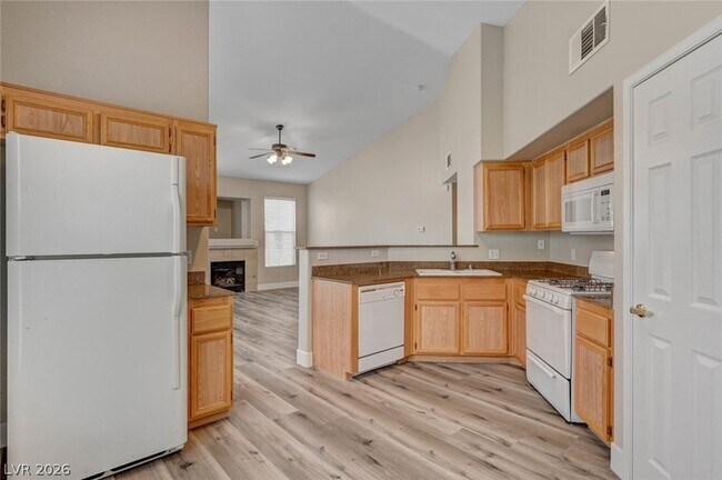 Building Photo - 10550 W Alexander Rd