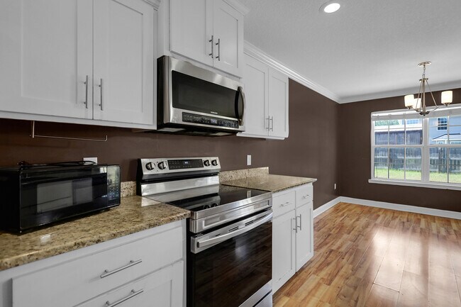 Building Photo - 721 Highgrove Ct