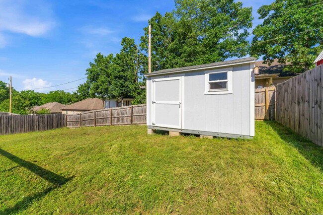 Building Photo - Move-in Ready in Sylvan Hills