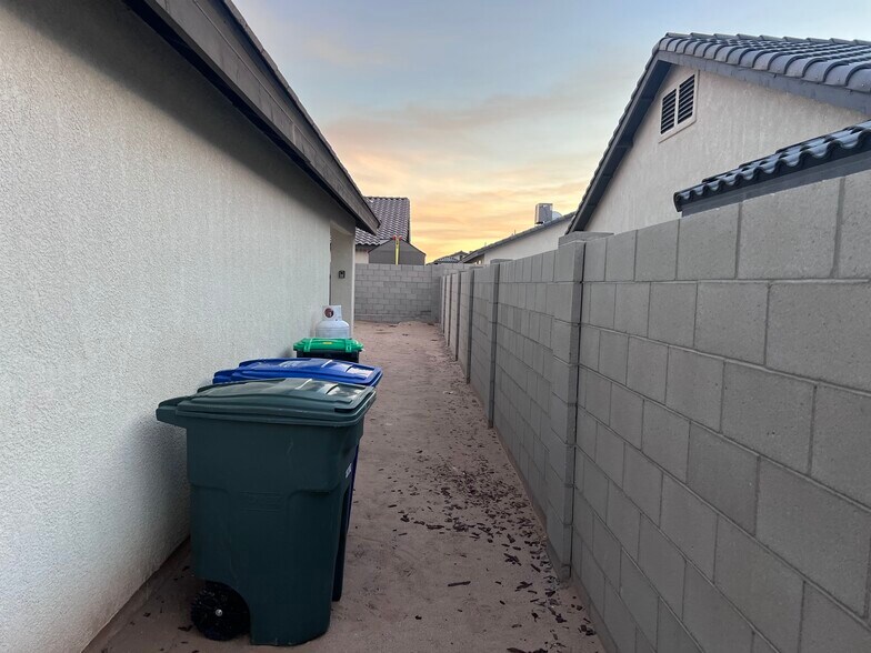 Building Photo - 8735 E 41st Pl