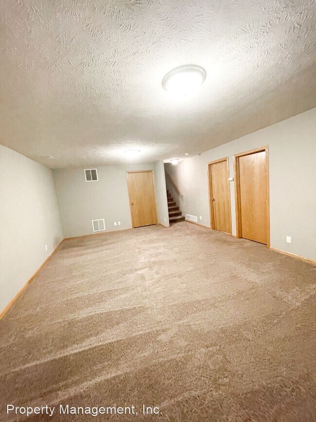 Building Photo - 3 br, 3 bath House - 2405 City View Court
