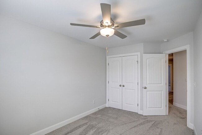 Building Photo - 3/2.5 Townhome Close to Southpoint w/ Garage!