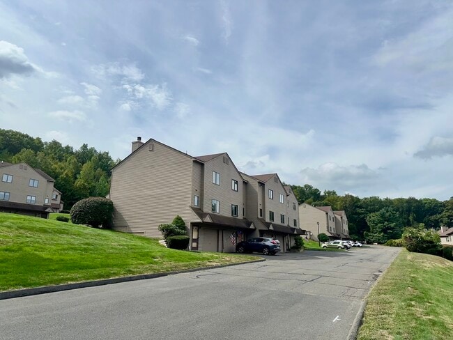 Building Photo - 489 Wolcott St