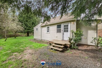 Building Photo - MOVE IN READY NOW! 1 bed 1 bath - Remodele...