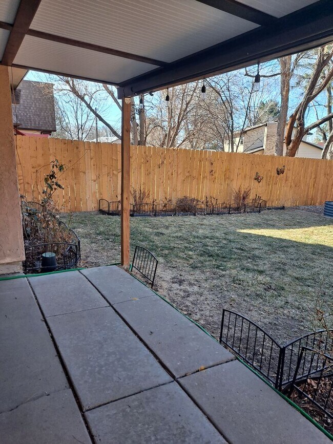 Building Photo - 936-10 Molello   #25-27 Villa Drive