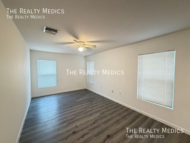Building Photo - 15137 SW 61st Ct