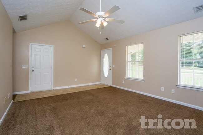 Building Photo - 100 5 Oaks Dr