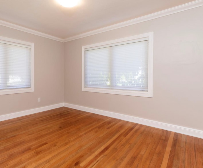 Building Photo - 1350 Mendavia Ave