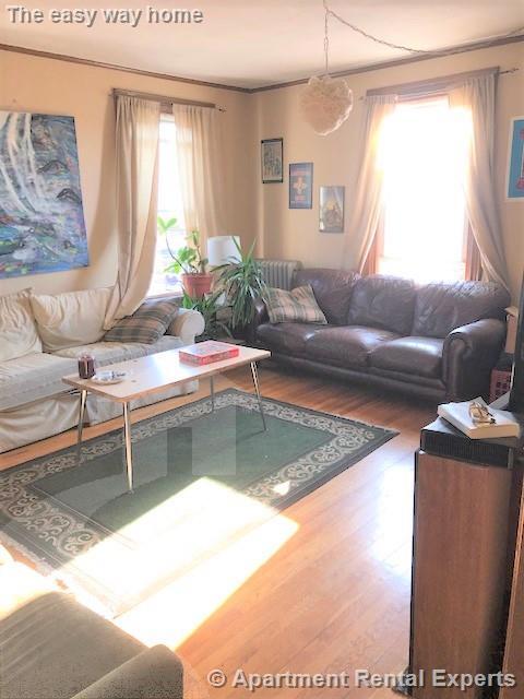 Building Photo - 19 Strathmore Rd