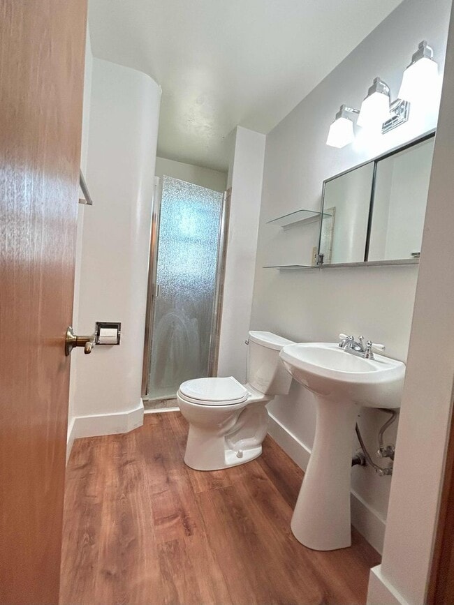 Building Photo - BEAUTIFUL RED BRICK HOME ON A LARGE CUL-DE...