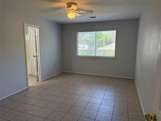 Building Photo - 15220 Drusilla's Dr