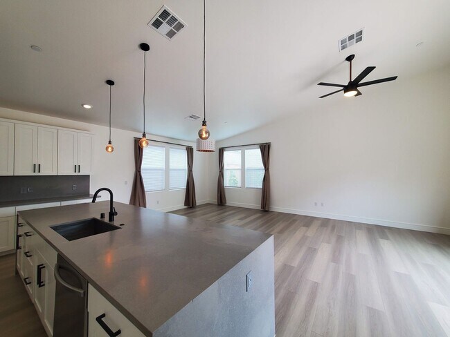 Building Photo - 2299 San Miguel Ave