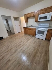 Building Photo - 225 N Ashland Ave