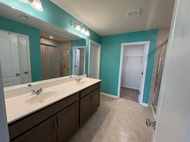 Building Photo - 1044 Crest Oak Ln