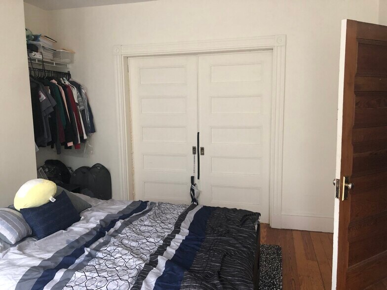 Building Photo - 121 Calumet St