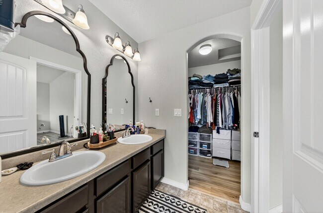 Building Photo - 6275 Wild Turkey Dr