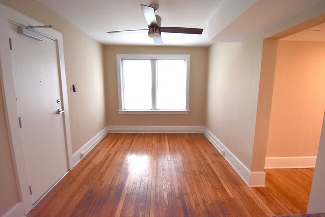 Building Photo - BEAUTIFUL 2 BED/1 BATH APARTMENT IN GHENT!