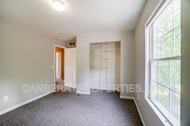 Building Photo - 4211 S Terrace View St