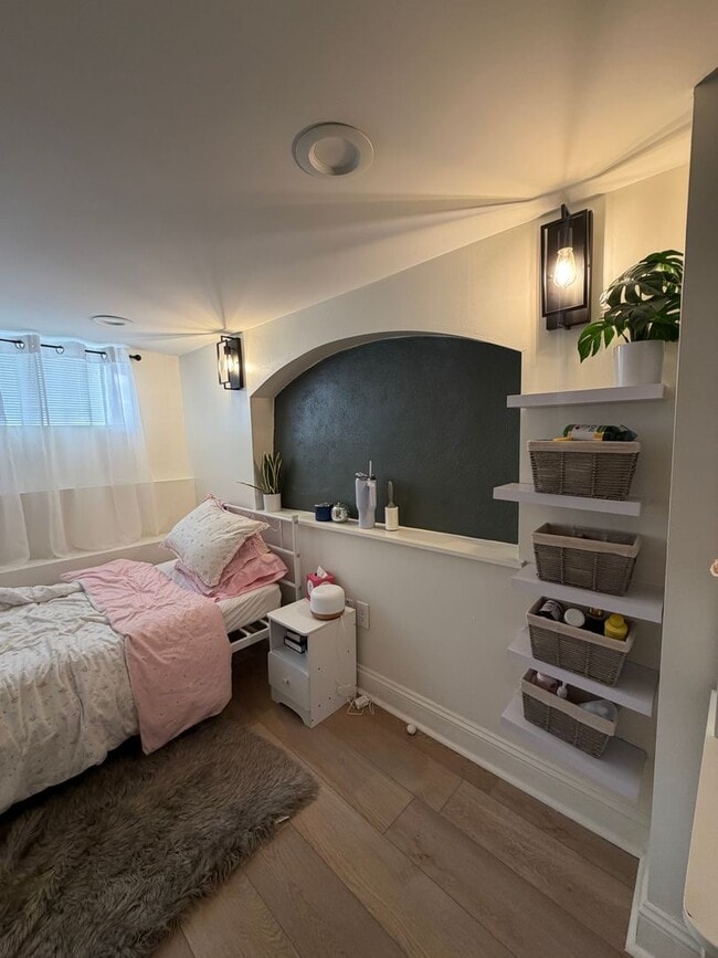 Building Photo - 5445 W Berks St