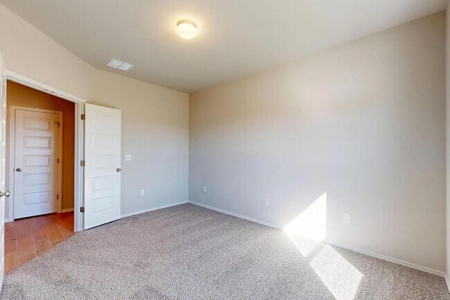 Building Photo - 12112 Dillon Fls Dr