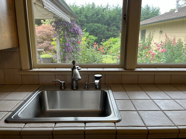 Building Photo - Timeless Character Meets Spacious Living i...