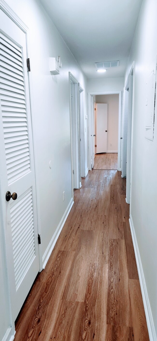 Building Photo - 5540 Everglades Trail