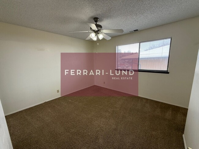 Building Photo - 2 Bed / 1.5 Bath Townhome – Central Sparks Near Baring Blvd - Kay DeAlba Property!!