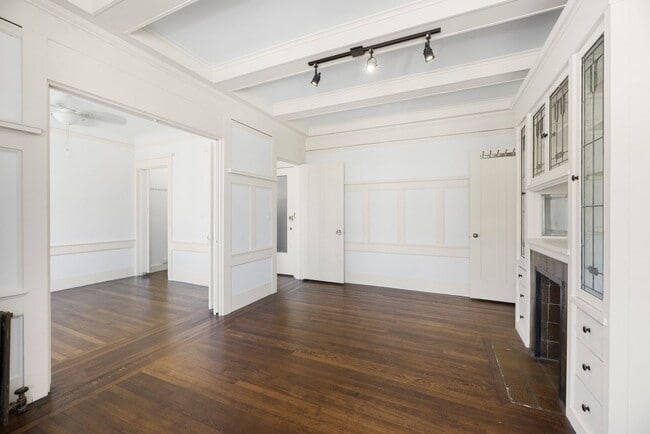 Building Photo - 1960 Pierce St