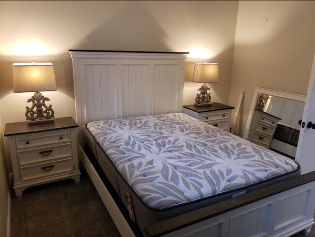 Building Photo - Offered for Rent – Available April 1, 2026 St. Lawrence Seaway Luxury Waterfront Home – Cape Vinc...