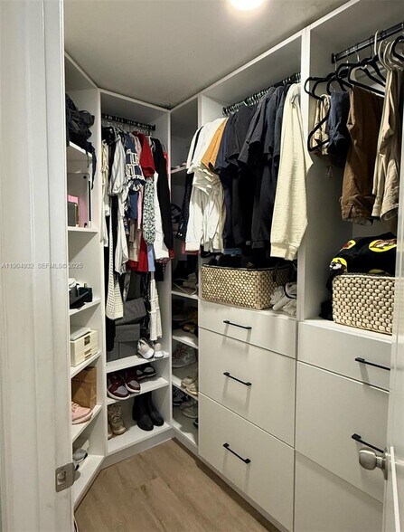 Building Photo - 481 NE 194th Ter