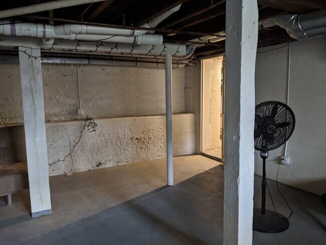 Building Photo - 501 W Forest Ave