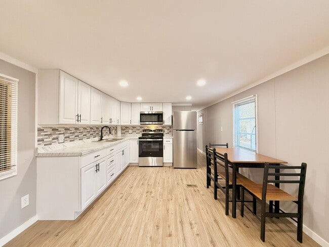 Building Photo - Welcome Home!