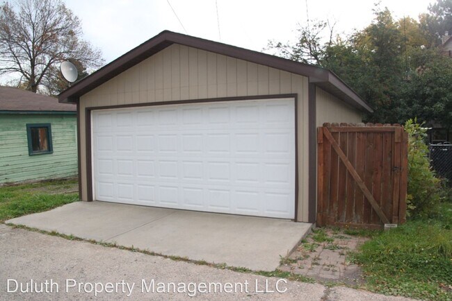 Building Photo - 4 br, 2 bath House - 2819 West 2nd Street