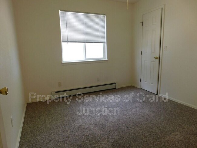 Building Photo - 456 Stepping Stone Ct