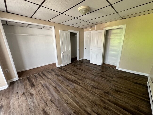 Building Photo - 642 W Market St