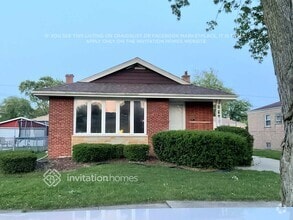 Building Photo - 10111 S 53rd Ave