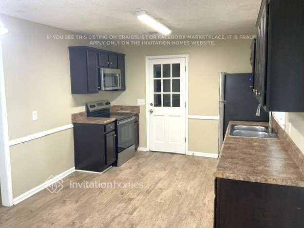 Building Photo - 113 Fernbank Dr