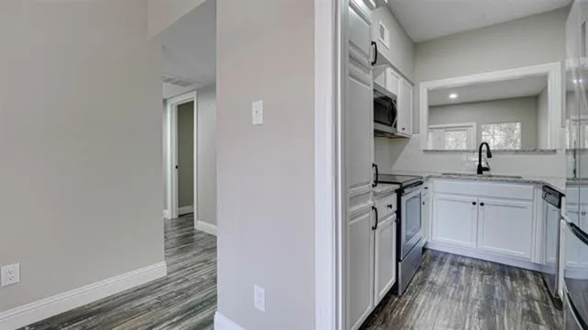 Building Photo - 8550 Fair Oaks Crossing