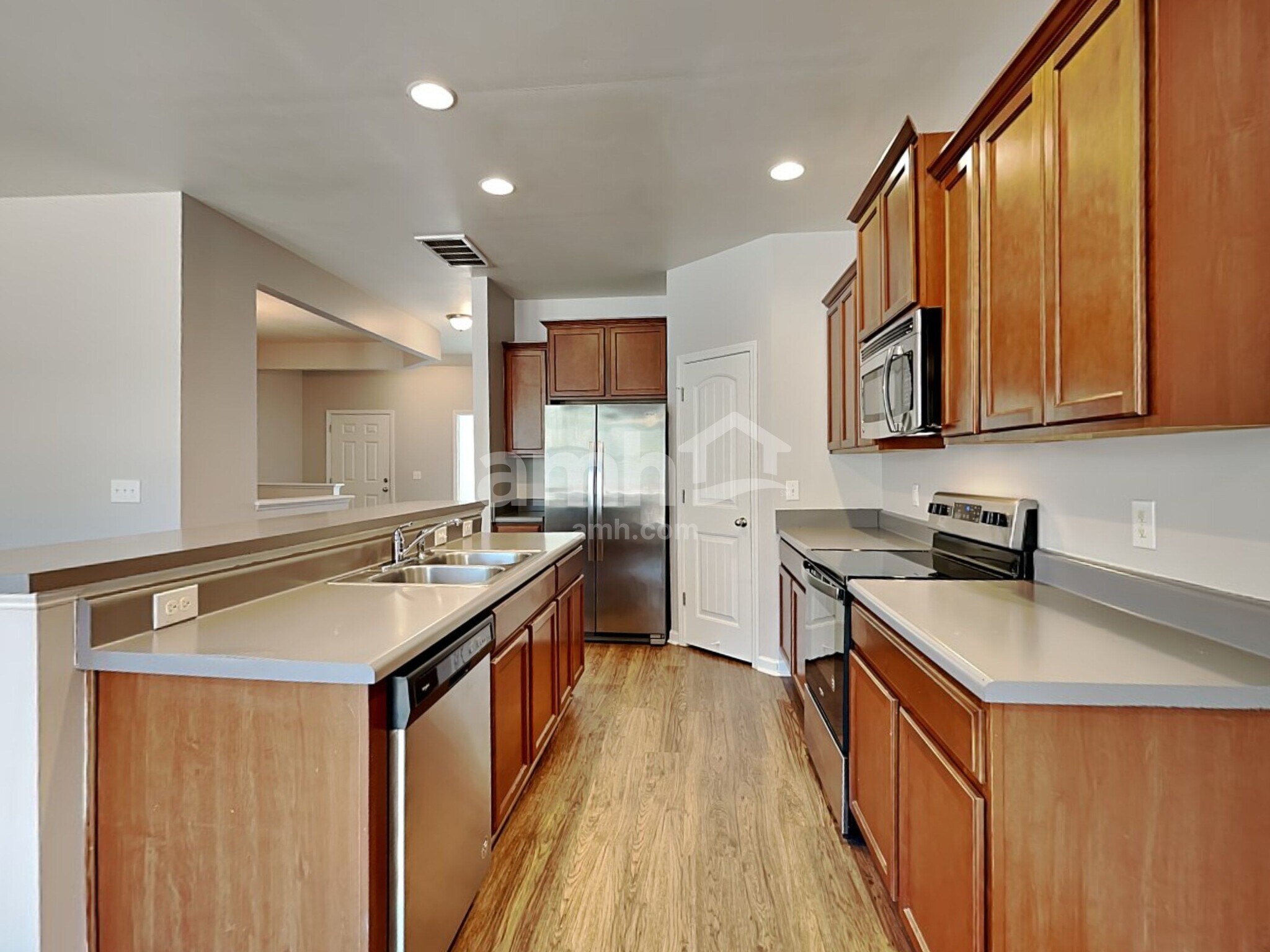 Building Photo - 4489 Middletown Dr