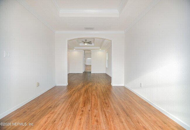Building Photo - 577 Porta Rosa Circle