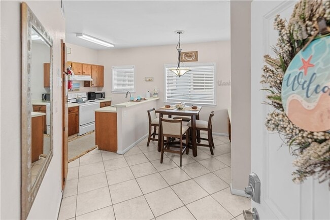 Building Photo - 15010 Leeward Dr