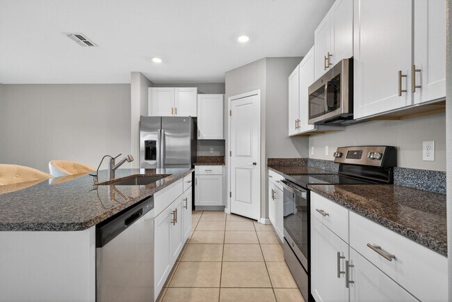 Building Photo - 4BR For Rent - Riverview