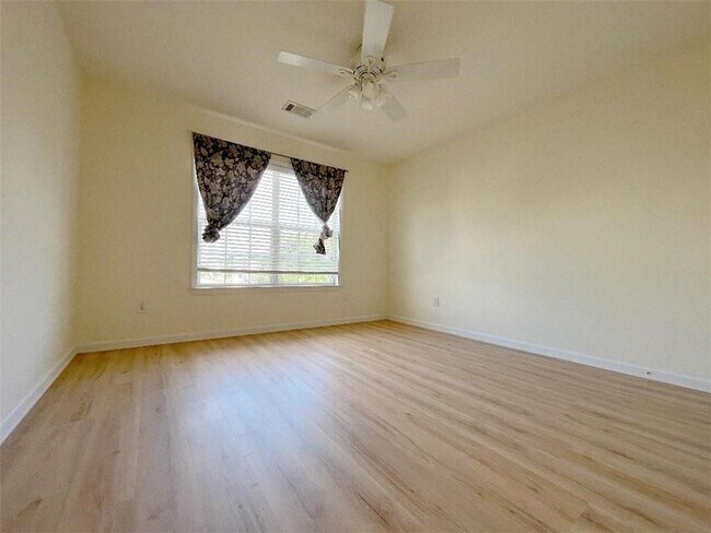 Building Photo - 8205 Norwich Pl