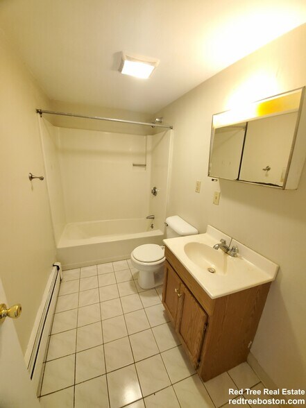 Building Photo - 13 Suffolk St