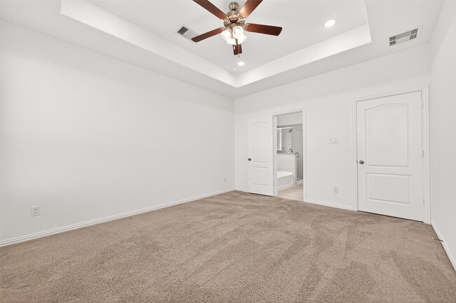 Building Photo - 8114 Royal Palm Ct