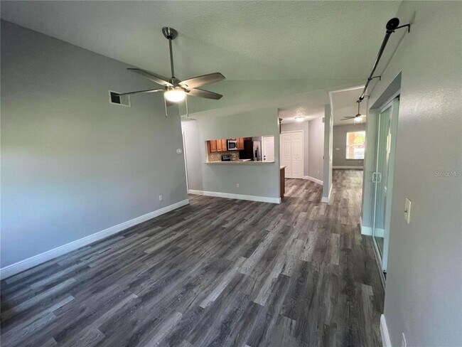 Building Photo - 9930 Chesham Dr