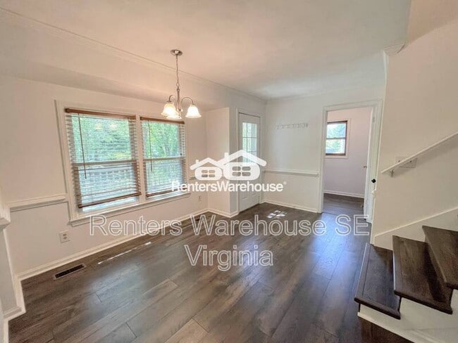 Building Photo - 411 Linkenborough Dr