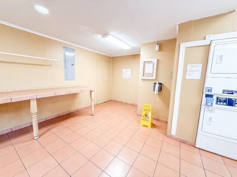 Building Photo - 7917 SW 104th St