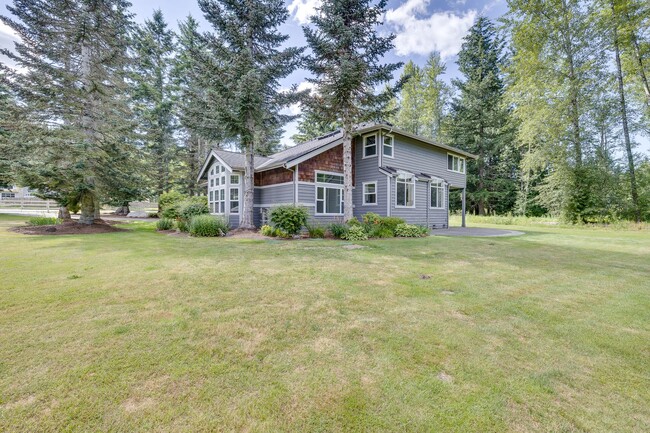 Building Photo - Prestigious Bothell Home on almost 3 Acres!