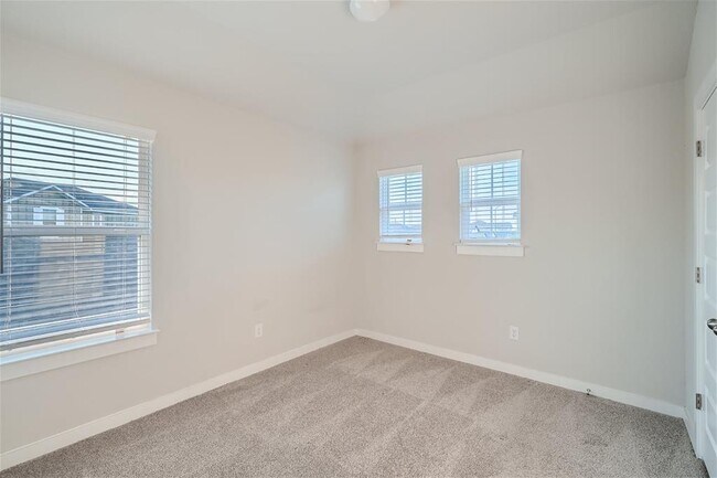 Building Photo - 105 Appleberry Ln